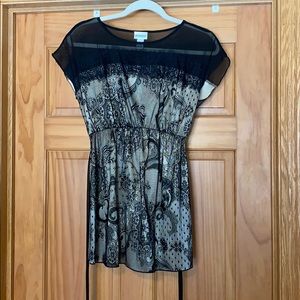 Lace Maternity top size small
